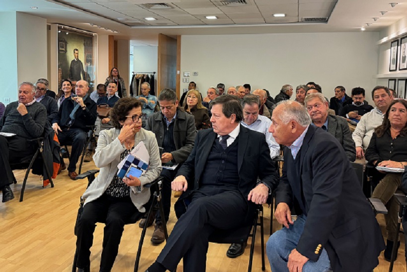 Ministra Williams sostuvo reunión con asociaciones mineras: Analizan concesiones y futuro de Enami