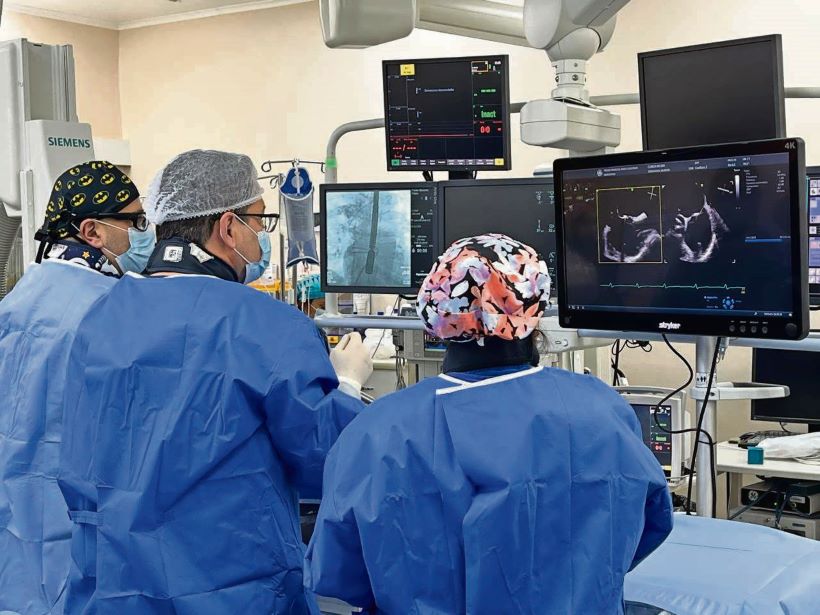 Clínica Biobío realiza con éxito el primer procedimiento cardiaco con MitraClip en la región Clínica Biobío realiza con éxito el primer procedimiento cardiaco con MitraClip en la región