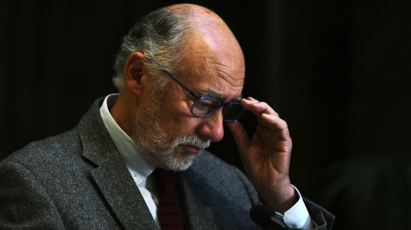 Senador Flores advierte que crisis habitacional podría desencadenar un "próximo estallido social" en Chile