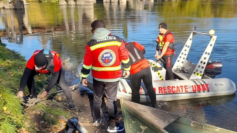 Buzos rastrean el río Rahue tras desaparición de adulta mayor hace una semana