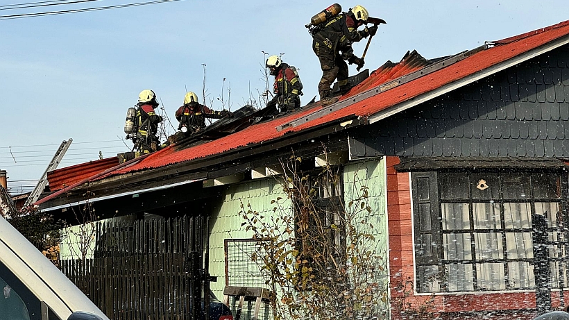 Bomberos contuvo incendio en casa de la población Anef de Puerto Montt