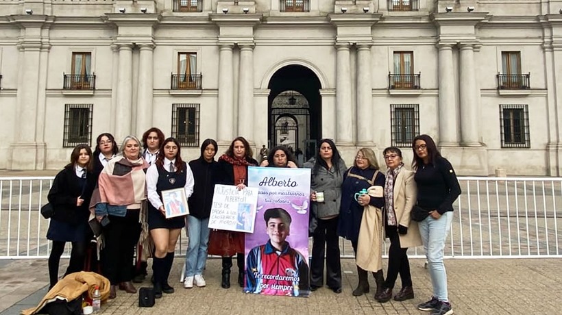 Diputados y familia de estudiante atropellado en Valparaíso solicitan urgencia para proyecto "Ley Alberto"