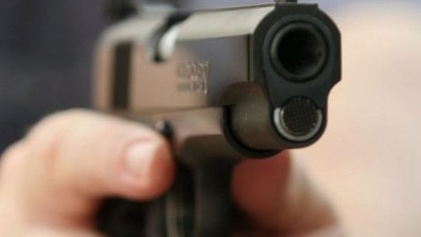 Trabajador de minimarket de Osorno frustra robo: golpeó al delincuente y le quitó el arma