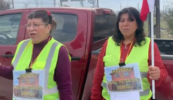 Llegaron hasta Curicó: mujeres que caminaban de Talca a la Moneda decidieron poner fin a su viaje para exigir una vivienda