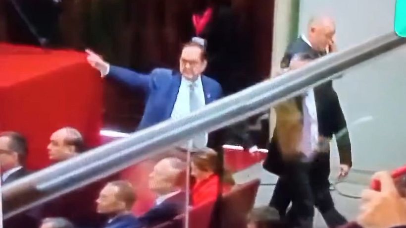 Diputado Lilayú rechazó anuncio de aborto libre y se retiró de la Cuenta Pública Presidencial