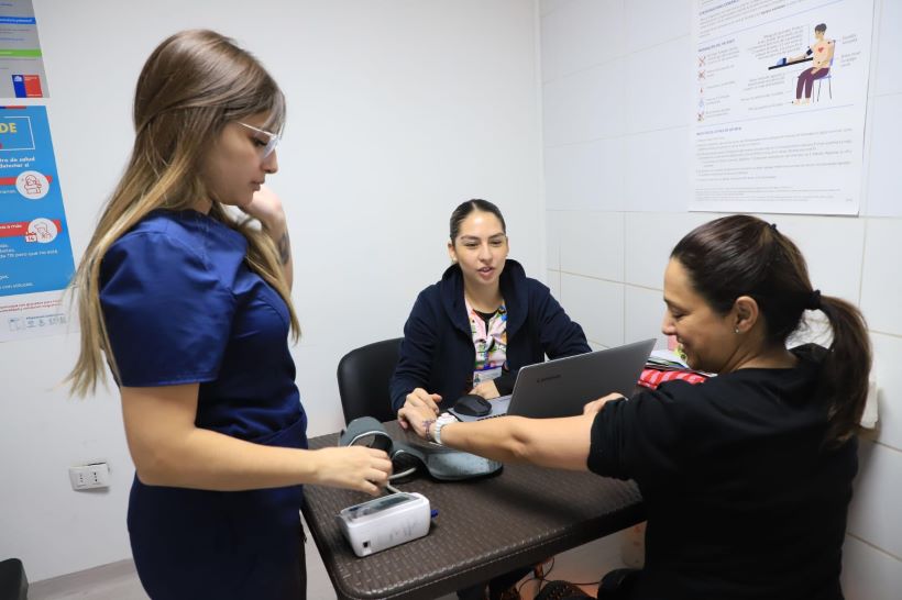 Tras ampliación de horarios: más de 500 personas se vacunaron en Cesfam de Concepción este fin de semana Tras ampliación de horarios: más de 500 personas se vacunaron en Cesfam de Concepción este fin de semana