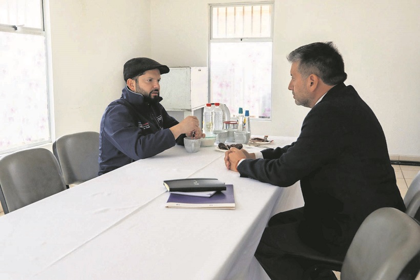 Alcalde de Arica pidió a Presidente Boric erradicar Cerro Chuño