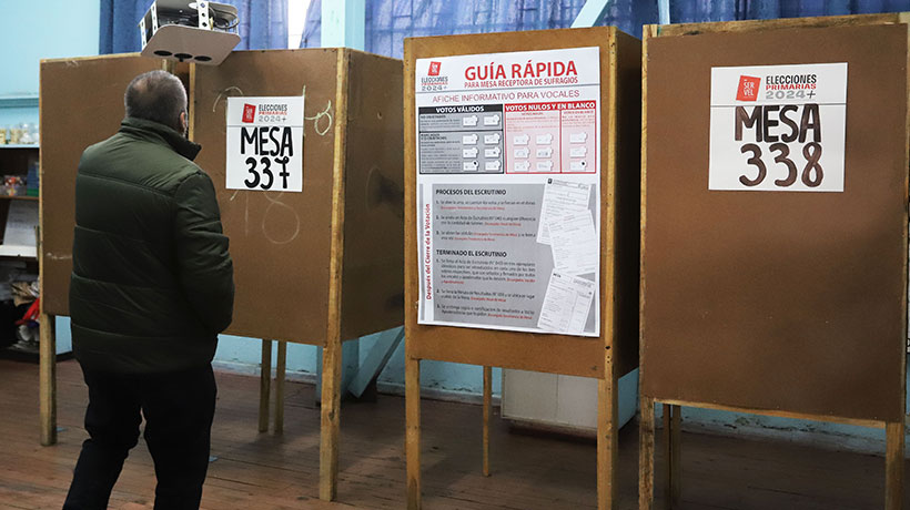 [FOTOS] Valparaíso: locales de votación se preparan para las primarias de este domingo
