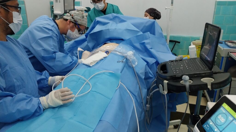 Realizan innovador procedimiento para "quemar" tumor hepático con energía de microondas en el Hospital Eduardo Pereira de Valparaíso Realizan innovador procedimiento para "quemar" tumor hepático con energía de microondas en el Hospital Eduardo Pereira de Valparaíso