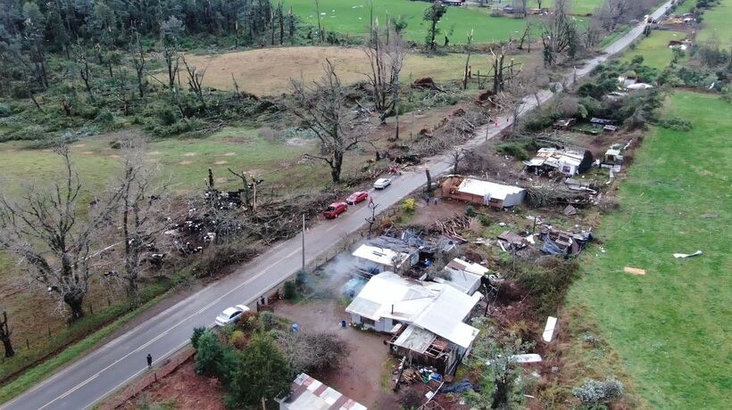 Crudo relato tras tornado en Lanco: “Me fui a esconder a la pieza”