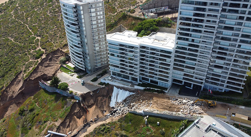 Reñaca: advierten que al menos 600 departamentos corren riesgo por nuevos socavones