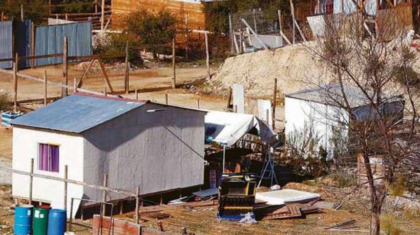 Por inacción en toma de Quilpué: viuda e hijas de Alejandro Correa entablan recurso contra seremi Minvu