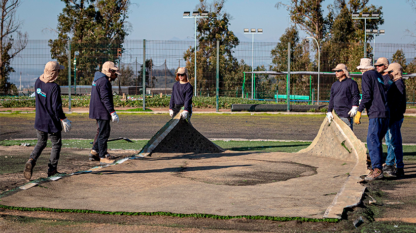 Nuevo pasto sintético y cambio de luminarias: comenzaron los trabajos de remodelación en el Estadio Atlético de Concón Nuevo pasto sintético y cambio de luminarias: comenzaron los trabajos de remodelación en el Estadio Atlético de Concón