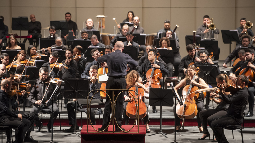 La Orquesta Filarmónica de Santiago realiza su primer concierto en el Teatro Biobío La Orquesta Filarmónica de Santiago realiza su primer concierto en el Teatro Biobío