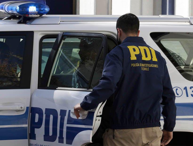 Detienen a mujer por homicidio en Chiguayante: dejó cuerpo de la víctima escondido bajo la cama Detienen a mujer por homicidio en Chiguayante: dejó cuerpo de la víctima escondido bajo la cama