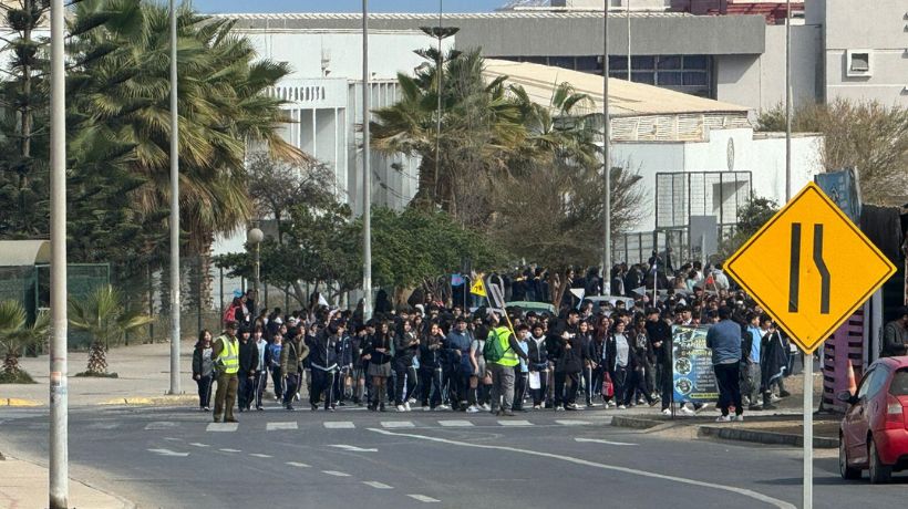 [VIDEO] Tiempo record: Estudiantes demoraron 11 minutos en evacuar en simulacro de sismo en Antofagasta