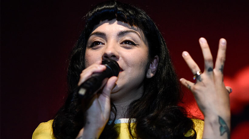 "Fue lo peor que me pasó": Mon Laferte revela duro episodio de acoso que vivió en Rojo