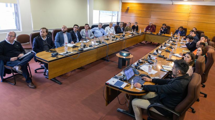 Gobernador de Antofagasta y representantes del Complejo Portuario Regional avanzan en la materialización del Corredor Bioceánico