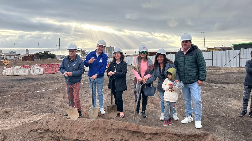 Inician construcción de emblemática plaza “El Salar” en Antofagasta