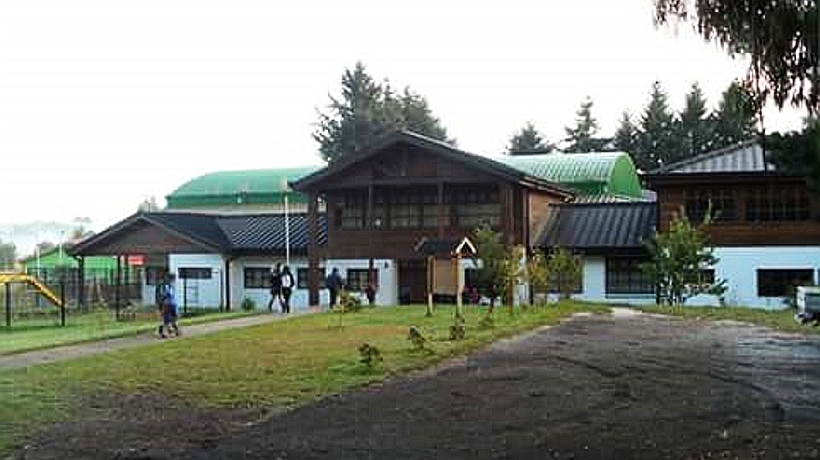 Problemas con el transporte escolar de la Escuela Lagunitas de Puerto Montt estarían poniendo en riesgo a niños Problemas con el transporte escolar de la Escuela Lagunitas de Puerto Montt estarían poniendo en riesgo a niños