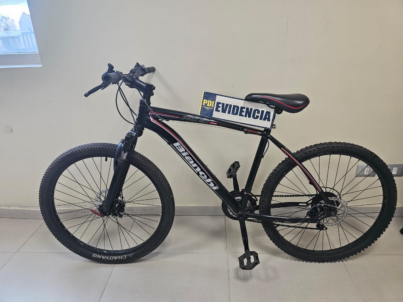 Recuperan bicicleta sustraída desde consultorio en Temuco: una mujer fue detenida Recuperan bicicleta sustraída desde consultorio en Temuco: una mujer fue detenida