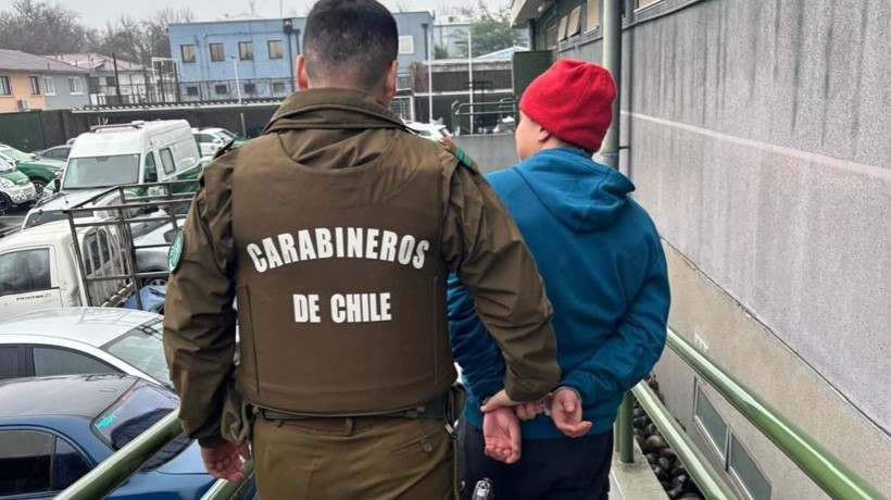 Carabineros detuvo a adolescentes que asaltaron a estudiante en plaza Santo Domingo en Chillán