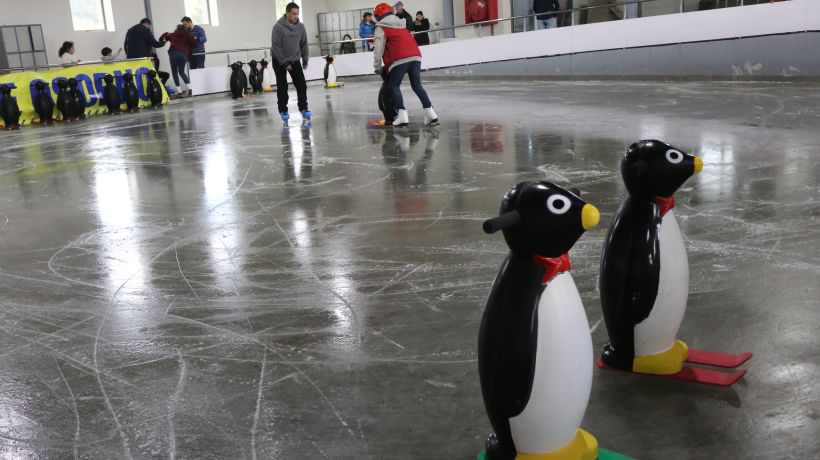 Este sábado volverá a funcionar la pista de patinaje de hielo en parque Chuyaca de Osorno