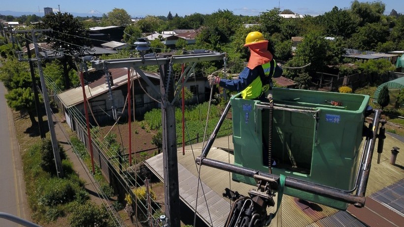 Saesa confirma más de 1.300 clientes sin suministro eléctrico en Los Ríos: Hay compensaciones