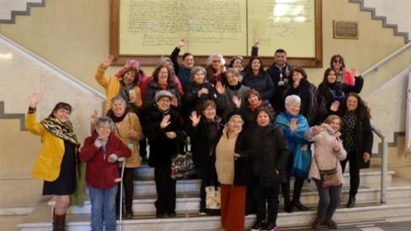 Integrantes del club “Las Valentinas y El Mar” de El Tabo visitaron el Congreso Nacional