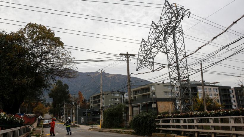 Ministra de OO.PP. y eventual participación del Estado en la electricidad: “Lo veo complicado”