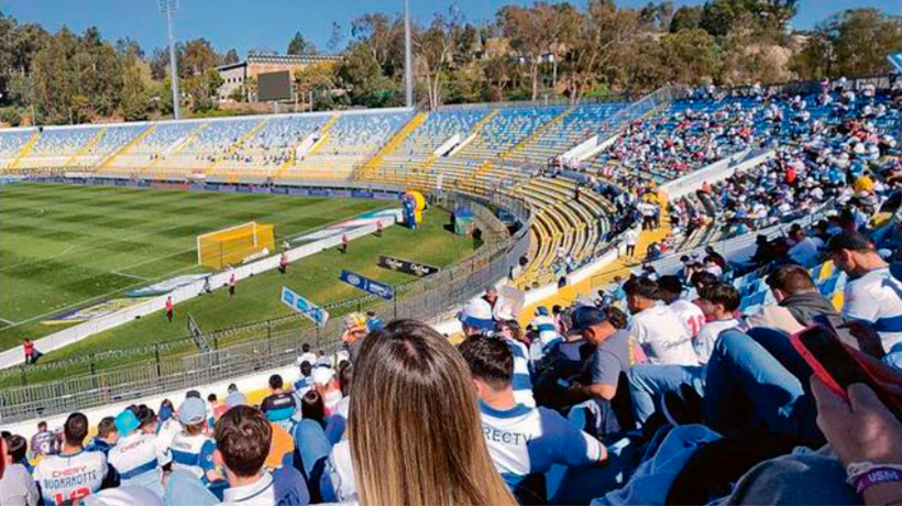 Universidad Católica estudia denuncia contra Everton por precio de entradas