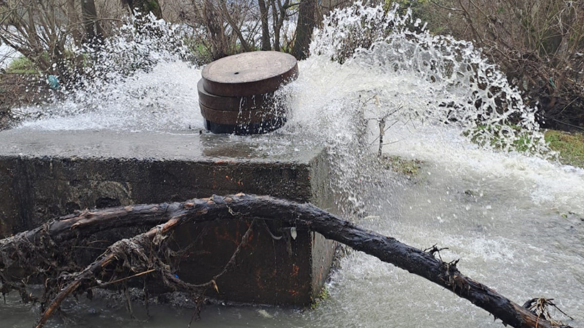 Abren sumario sanitario contra Suralis por derrame de aguas servidas en Osorno Abren sumario sanitario contra Suralis por derrame de aguas servidas en Osorno