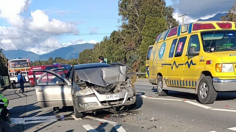 Colisión por alcance en Puerto Varas dejó a cuatro personas lesionadas Colisión por alcance en Puerto Varas dejó a cuatro personas lesionadas