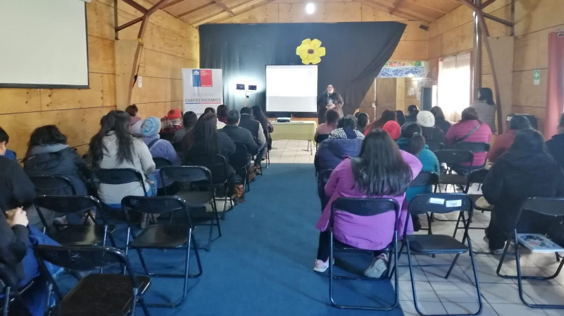 Dan inicio al programa "Emprendamos Semilla" en Quellón