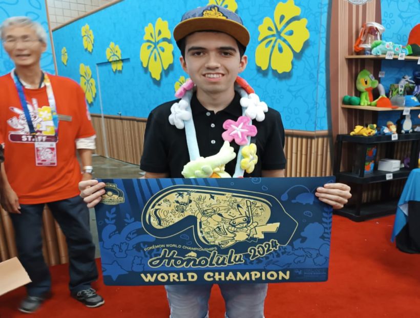 Iquiqueño hace historia al ganar el Campeonato Mundial de Cartas Pokémon