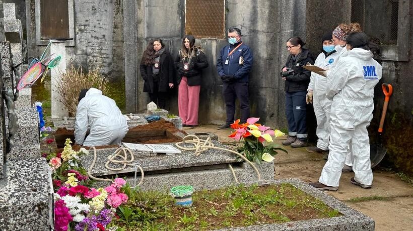 Realizan exhumación de restos de adulto mayor en Valdivia