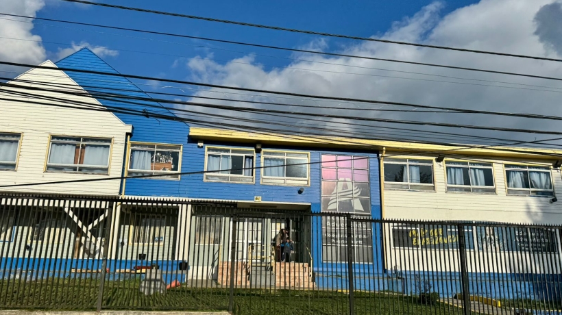 Evacuaron el Colegio Adventista de Puerto Montt por presunta balacera en sitio eriazo