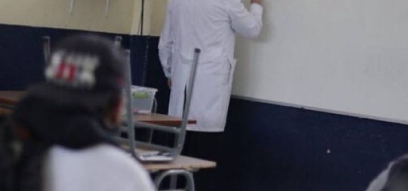 Profesor acusado de abusar sexualmente de una alumna en San Pedro de la Paz quedó con arraigo nacional Profesor acusado de abusar sexualmente de una alumna en San Pedro de la Paz quedó con arraigo nacional