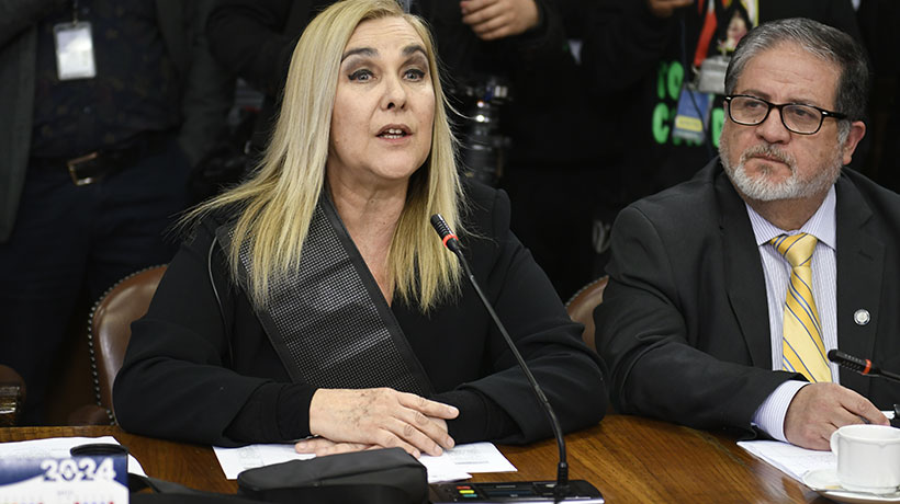Pamela Jiles en comisión que rechazó nuevo retiro de AFP: “La clase política hundiéndose en la mie…”