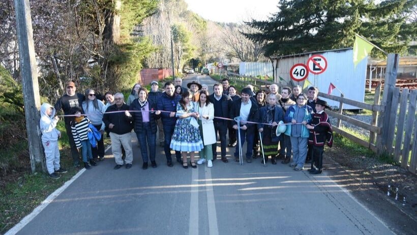 Inauguran tramos asfaltados en la costa de Valdivia