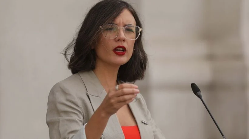 Vallejo respondió a dichos de Mañalich sobre embarazo: "Habla de lo violenta que puede ser la ignorancia y el machismo"