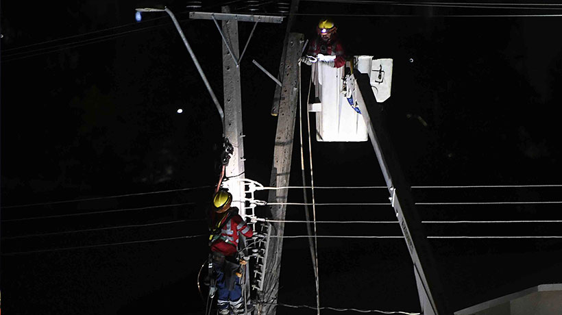 Demandan a Frontel y Codiner por negarse a compensar a afectados de cortes de luz en La Araucanía