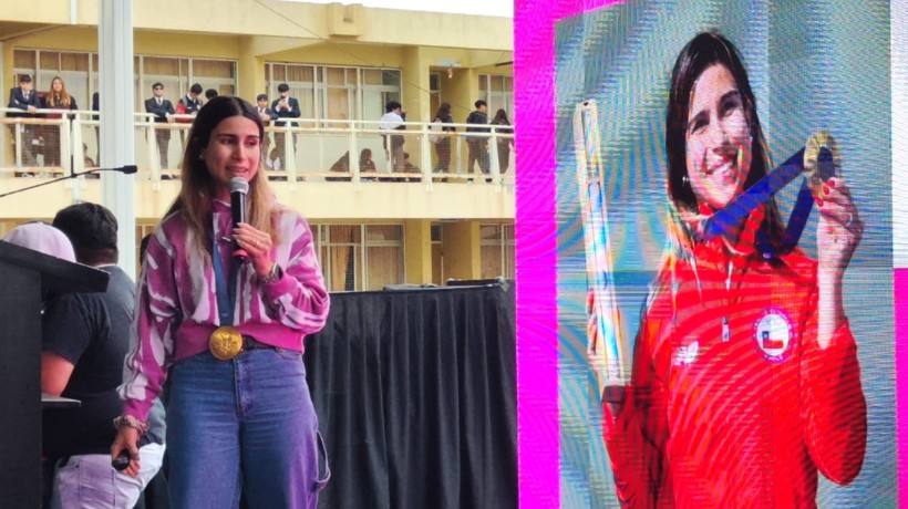 “Estoy conmovida por todo el amor que me ha llegado”: Medallista olímpica realizó charla en el Liceo Industrial de Antofagasta