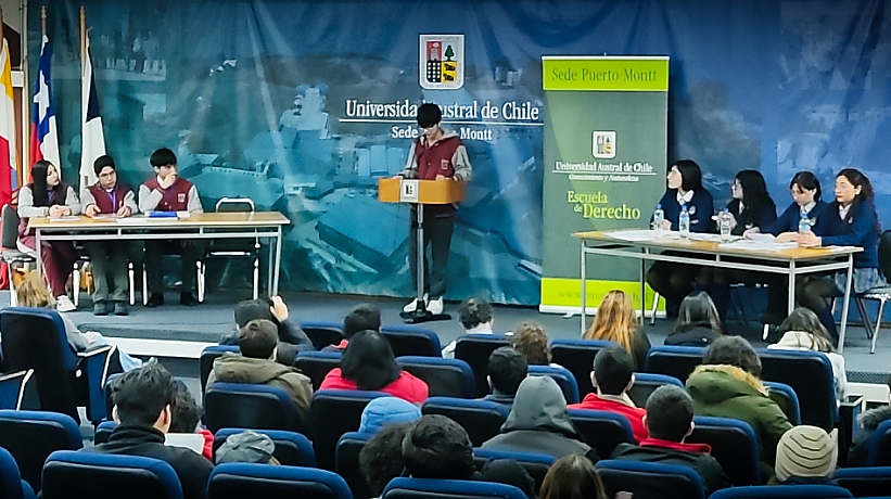 Debate Educativo Municipal 2024 convocó a estudiantes secundarios de Puerto Montt