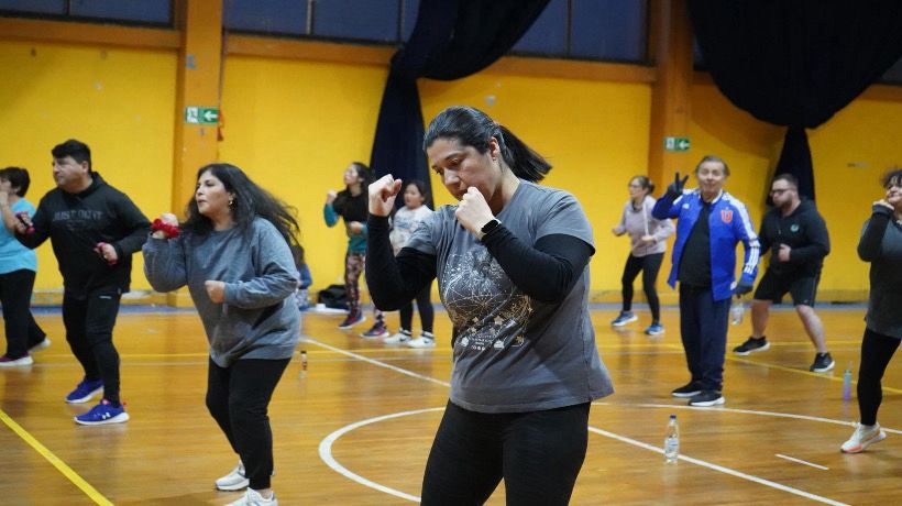 Taller municipal de aerobox de Llanquihue celebró su séptimo aniversario