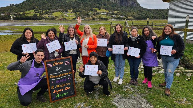 Finaliza exitosamente el taller de chocolatería en Hualaihué