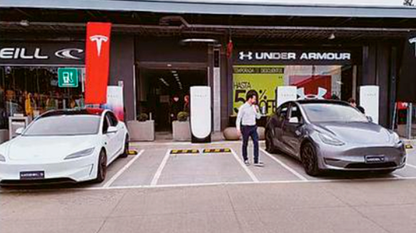 Tesla instala cuatro supercargadores de vehículos en la Región de Valparaíso