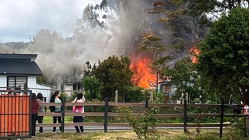 Incendios en Chonchi y Quellón causan daños a cinco familias