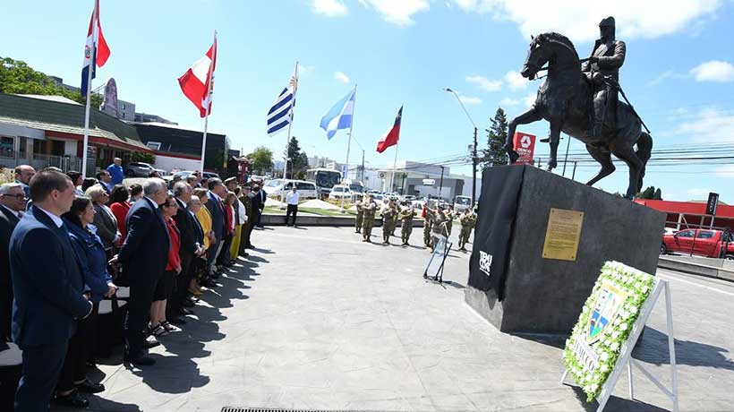 Monumento de José de San Martín se inauguró en Temuco: fue donado por universidad