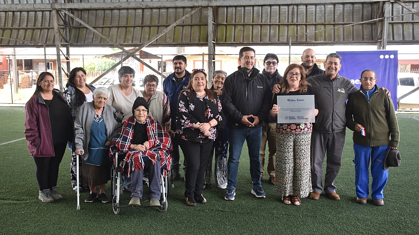 Instalaron luminarias en espacios públicos de la población Arturo Prat de Fresia